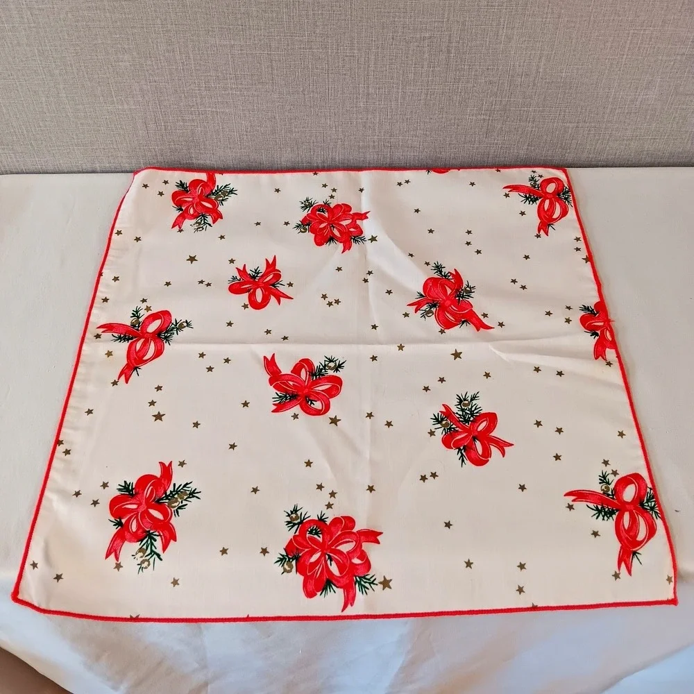 Vintage Christmas Cloth Napkins Set of 4 Holly Poinsettia Red‎ Bows